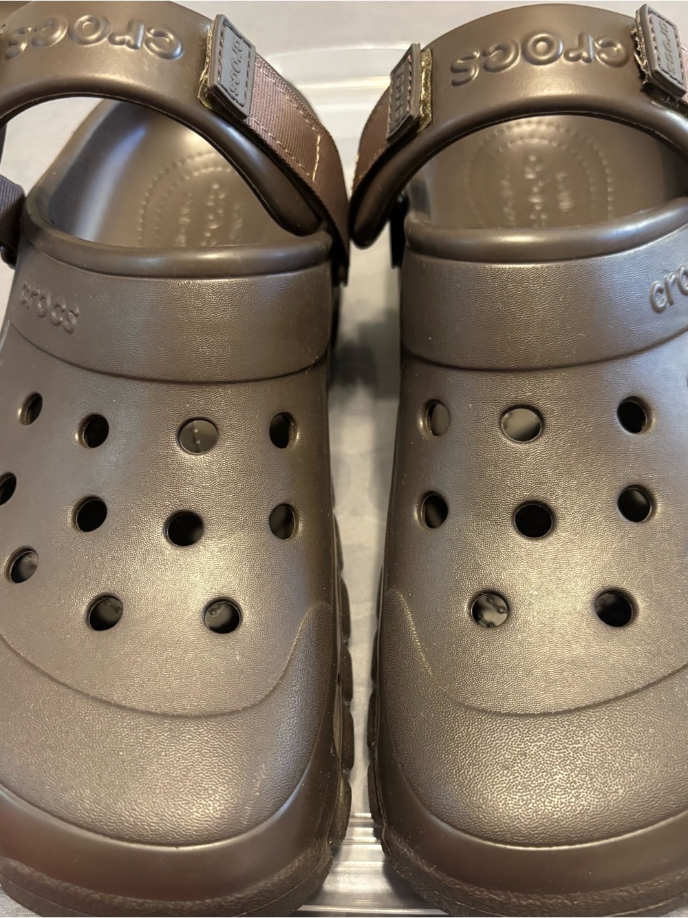 CROCS Unisex Classic Clogs in Brown